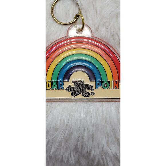 Vintage Cedar Point The Amazement Park Rainbow Plastic Hand Painted Keychain - Picture 5 of 7